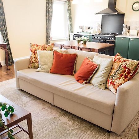 Southsea, Portsmouth - Two Bedroom Apartment - Newly Refurbished Throughout - Treetop Sea Views Extérieur photo