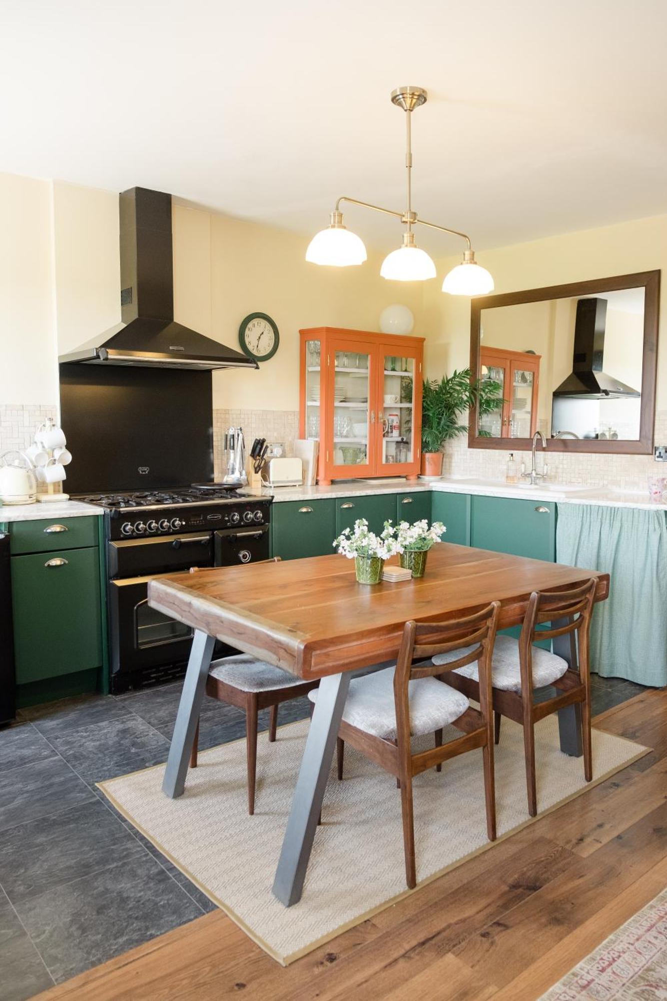 Southsea, Portsmouth - Two Bedroom Apartment - Newly Refurbished Throughout - Treetop Sea Views Extérieur photo
