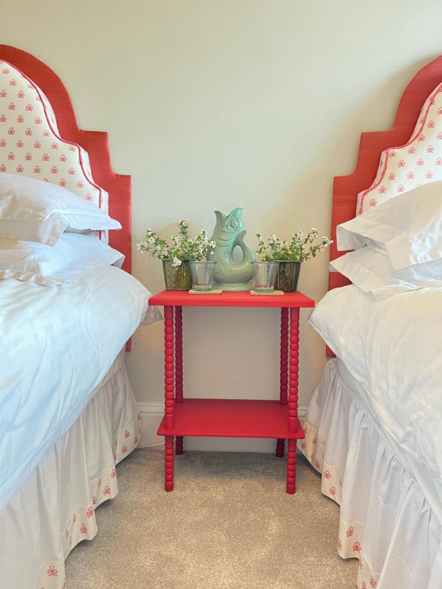 Southsea, Portsmouth - Two Bedroom Apartment - Newly Refurbished Throughout - Treetop Sea Views Extérieur photo